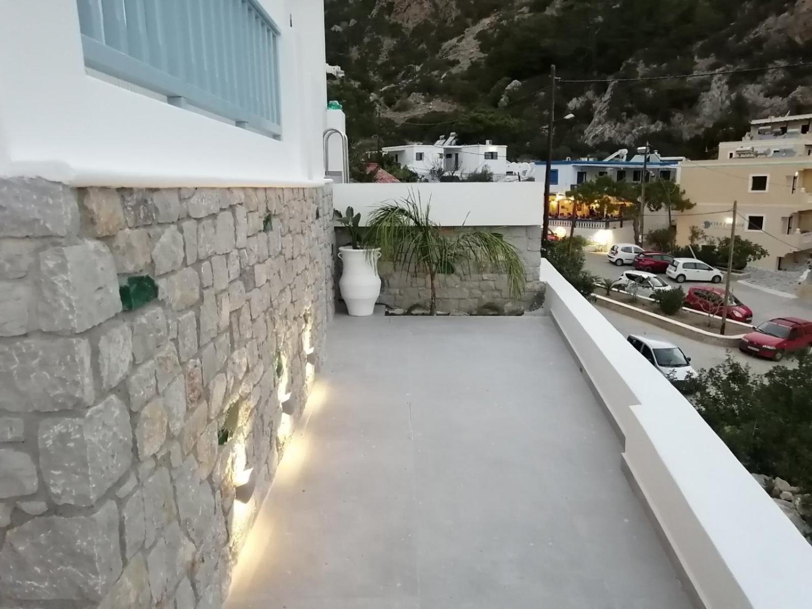Enilion Luxury Suites Kyra Panagia Bagian luar foto