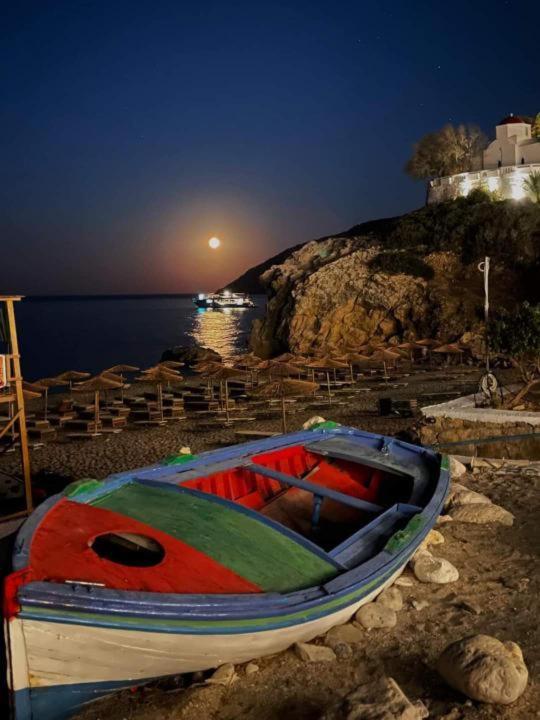 Enilion Luxury Suites Kyra Panagia Bagian luar foto