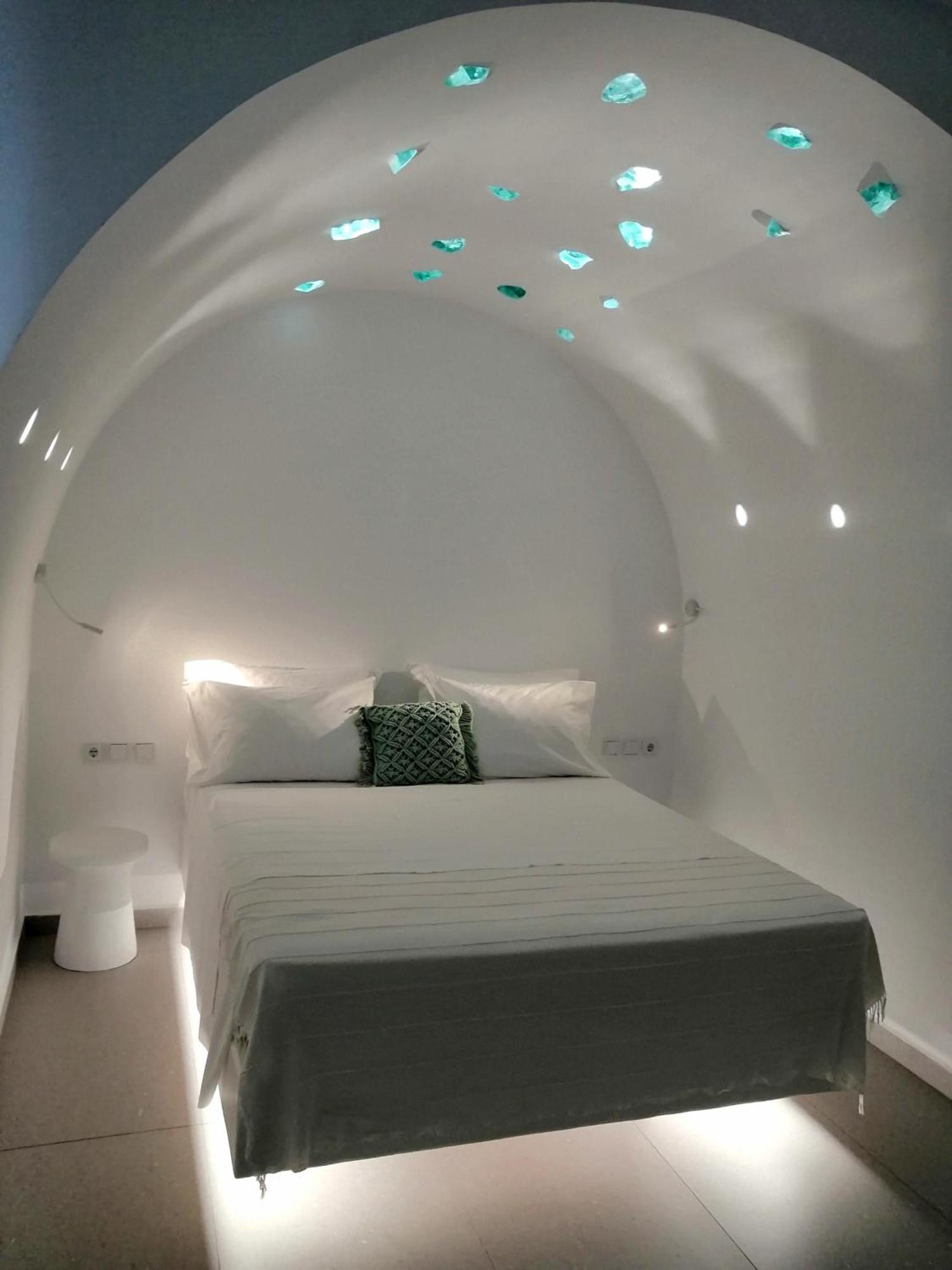 Enilion Luxury Suites Kyra Panagia Bagian luar foto